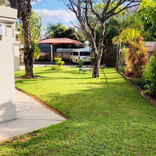Bosveld Guest House Onverwacht ภายนอก รูปภาพ